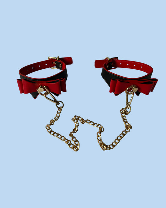 BDSM Esposas o tobilleras con moño y cadena larga